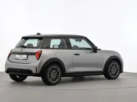 Używany Mini Cooper Classic 156 KM (114 kW) 2024 Szary Hatchback
