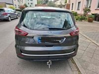 Używany Ford S-MAX Titanium 165 KM (121 kW) 2016 Andere farben Minivan