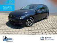 Gebraucht VW Golf VIII Active 131 PS (96 kW) 2021 Deep black perleffekt (metallic) Limousine