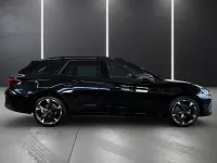 Używany Cupra Leon 150 KM (110 kW) 2024 Czarny Sedan/Limuzyna