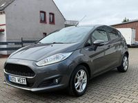 Gebraucht Ford Fiesta Celebration 101 PS (74 kW) 2016 Grau Limousine