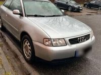 gebraucht Audi A3 Das Auto ist auf Hochtouren und fahrbereit.