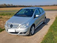 Gebraucht Mercedes B150 95 PS (69 kW) 2009 Silber Van / Kleinbus