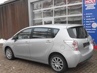 Gebraucht Toyota Verso Life 147 PS (108 kW) 2011 Silber Van / Kleinbus