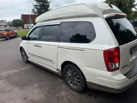 Gebraucht Kia Carnival 197 PS (144 kW) 2010 Weiß Van / Kleinbus