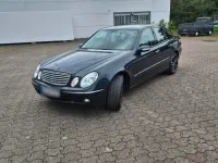 Gebraucht Mercedes E200 163 PS (119 kW) 2005 Blau Limousine