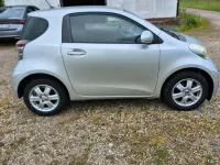 Gebraucht Toyota iQ 68 PS (50 kW) 2009 Silber Kleinwagen