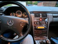 Gebraucht Mercedes E200 136 PS (100 kW) 2000 Silber Limousine