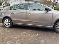 Gebraucht VW Passat 150 PS (110 kW) 2011 Braun Limousine