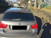 Gebraucht BMW 318 143 PS (105 kW) 2010 Grau Kombi