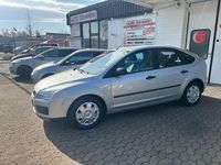 Gebraucht Ford Focus Trend 116 PS (85 kW) 2005 Silber Limousine