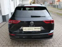 Gebraucht VW Golf VIII Life 150 PS (110 kW) 2022 Deep black Kombi