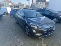 Używany Ford Focus Cool & Connect 125 KM (91 kW) 2018 Szary Sedan/Limuzyna