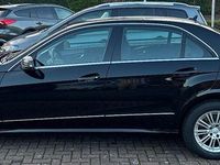 Gebraucht Mercedes E200 Elegance 184 PS (135 kW) 2012 Schwarz Limousine