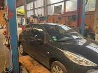 Gebraucht Peugeot 206+ 75 PS (55 kW) 2009 Kleinwagen