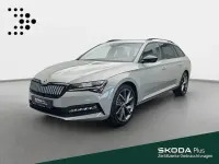 Gebraucht Skoda Superb 218 PS (160 kW) 2023 Stahlgrau Kombi