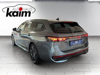 Gebraucht VW Passat R-line 193 PS (141 kW) 2025 Grau Kombi