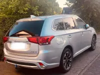 Gebraucht Mitsubishi Outlander P-HEV Top 224 PS (164 kW) 2017 Silber SUV