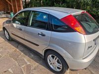 Gebraucht Ford Focus 101 PS (74 kW) 2000 Silber Kleinwagen