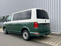 Gebraucht VW T6 150 PS (110 kW) 2019 Weiß und grün foliert Van