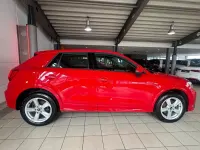 Używany Audi Q2 S-Line 150 KM (110 kW) 2022 Czerwony SUV