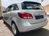Gebraucht Mercedes B200 156 PS (114 kW) 2015 Silber Van / Kleinbus