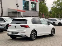Gebraucht VW Golf VIII 150 PS (110 kW) 2022 Weiß Limousine
