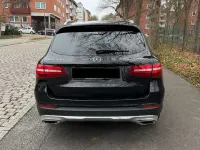 Używany Mercedes GLC250 211 KM (155 kW) 2018 Czarny SUV