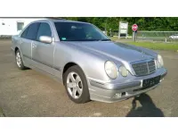 Gebraucht Mercedes E200 Elegance 163 PS (119 kW) 2001 Astral silber (metallic) Limousine