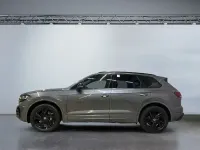 Gebraucht VW Touareg R-line 286 PS (210 kW) 2024 Siliziumgrau (metallic) SUV