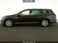 Gebraucht VW Passat Elegance 150 PS (110 kW) 2024 Grau Kombi