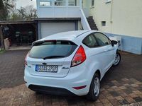 Gebraucht Ford Fiesta Cool & Connect 101 PS (74 kW) 2017 Weiß Limousine