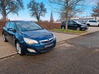 Usata Opel Astra 140 CV (102 kW) 2012 Blu Berlina