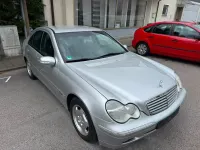 Gebraucht Mercedes C220 Elegance 143 PS (105 kW) 2001 Silber Limousine