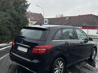 Gebraucht Mercedes B200 136 PS (100 kW) 2018 Schwarz Van / Kleinbus