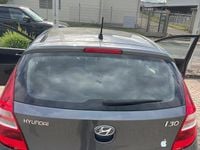Gebraucht Hyundai i30 126 PS (92 kW) 2010 Grau Limousine