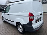 Gebraucht Ford Transit 101 PS (74 kW) 2017 Weiß Van / Kleinbus