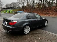 Gebraucht BMW 525 218 PS (160 kW) 2008 Grau Limousine