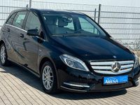 Gebraucht Mercedes B180 122 PS (89 kW) 2012 Schwarz Van / Kleinbus