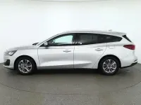Używany Ford Focus Titanium X 120 KM (88 kW) 2023 Srebrny Sedan/Limuzyna