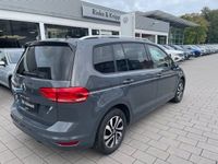 Gebraucht VW Touran Active 150 PS (110 kW) 2022 Grau Van / Kleinbus