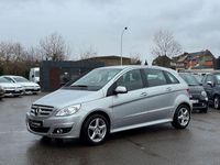 Gebraucht Mercedes B180 116 PS (85 kW) 2011 Silber Van / Kleinbus
