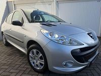 Gebraucht Peugeot 206+ Basis 60 PS (44 kW) 2010 Silber Kleinwagen