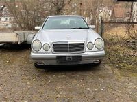 Gebraucht Mercedes E200 136 PS (100 kW) 1999 Silber Limousine