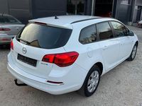 Gebraucht Opel Astra Edition 136 PS (100 kW) 2014 Weiß Kombi