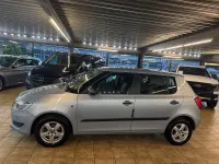 Gebraucht Skoda Fabia Classic 60 PS (44 kW) 2010 Blau Limousine