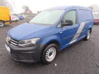 Usata VW Caddy 102 CV (75 kW) 2017 Blu Monovolume