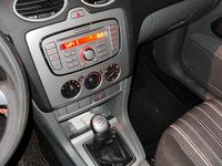 Gebraucht Ford Focus 100 PS (73 kW) 2008 Silber Kombi