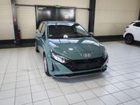 Gebraucht Hyundai i20 Select 101 PS (74 kW) 2025 Gruen Kleinwagen