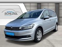 Gebraucht VW Touran Comfortline 122 PS (89 kW) 2022 Reflexsilber metallic Van / Kleinbus